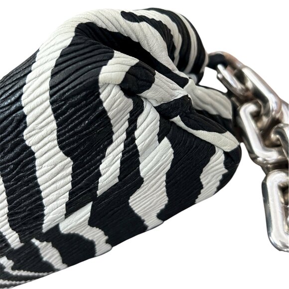 Bottega Veneta The Zebra Print Chain Pouch - Picture 4 of 14